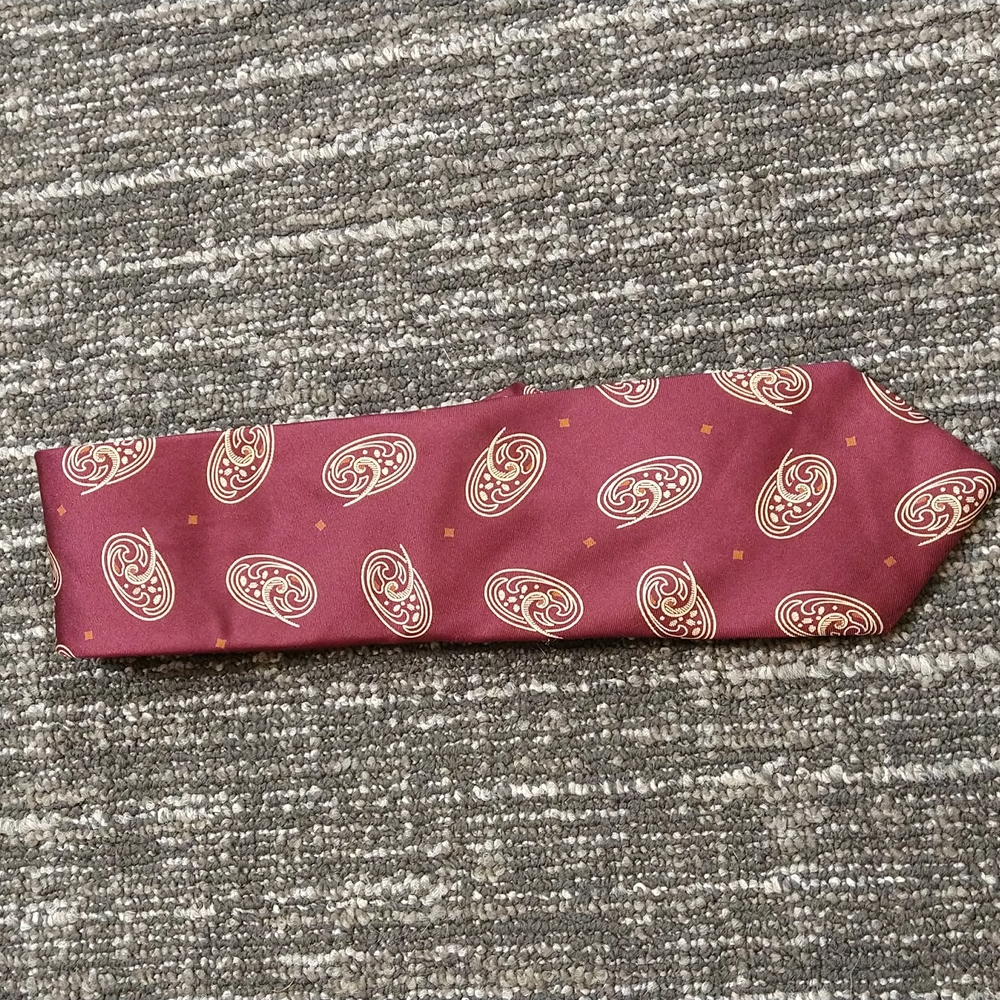 Chaos Ralph Lauren paisley burgundy tie